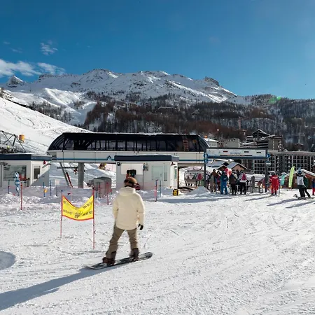 Hellochalet - The Family Crest - Cervinia With Balcony E Mountain Views Lägenhet *